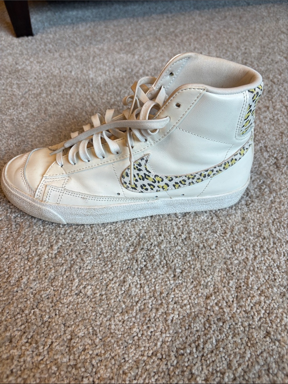 Nike Blazer Mid 77 SE
Lemon Leopard (Women's) size 8 Like New